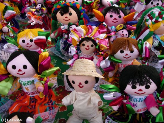 Missing Image: i_0019.jpg - colorful dolls