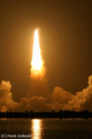 Missing Image: i_0043.jpg - Liftoff Of Space Shuttle Discovery