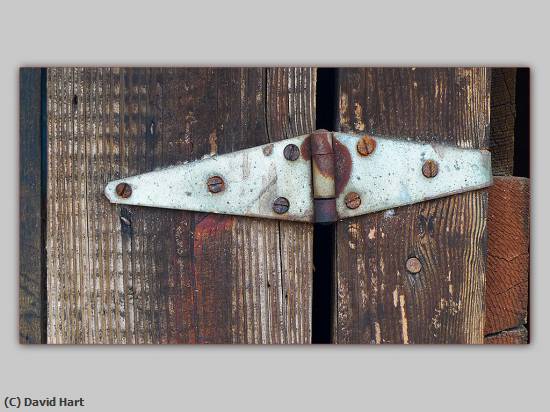 Missing Image: i_0068.jpg - Old Door Hinge with Patina