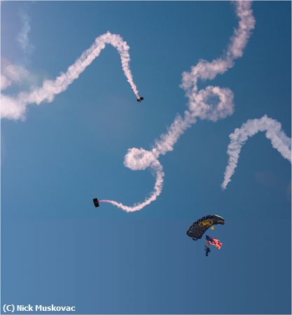Missing Image: i_0049.jpg - Parachutist-Smoke-Trails