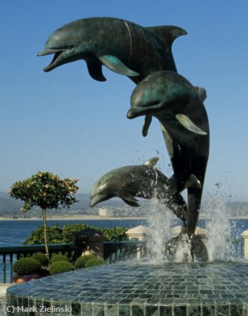 Missing Image: i_0008.jpg - Dolphin Statue