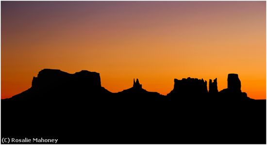 Missing Image: i_0005.jpg - Monument Valley Sunrise