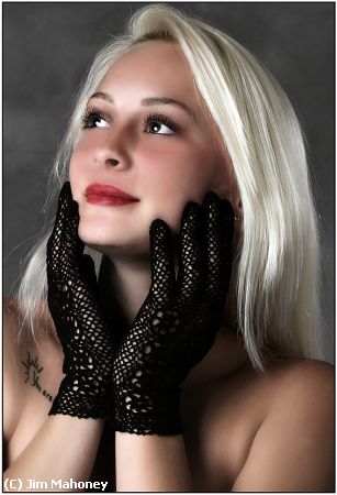 Missing Image: i_0016.jpg - Julianne and Black Gloves