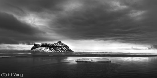 Missing Image: i_0054.jpg - Island and Iceberg