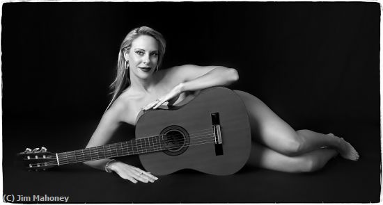Missing Image: i_0072.jpg - Hot Mamma Behind a Guitar