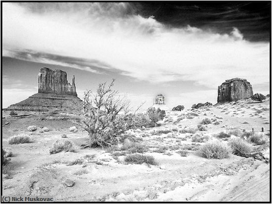 Missing Image: i_0057.jpg - Monument-valley-infrared