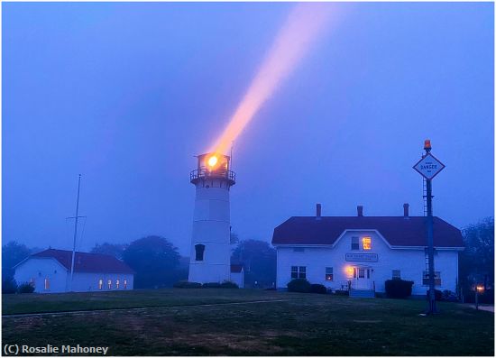 Missing Image: i_0035.jpg - Foggy Night at the Lighthouse