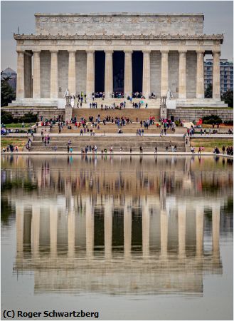 Missing Image: i_0050.jpg - Visitors at the Lincoln Memorial
