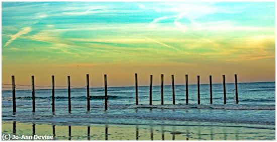 Missing Image: i_0015.jpg - Poles on Beach