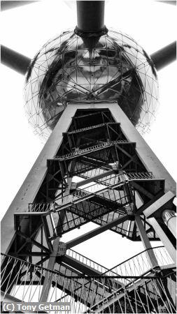 Missing Image: i_0066.jpg - Atomium Up Close