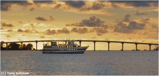 Missing Image: i_0010.jpg - Sunset Through the Boat