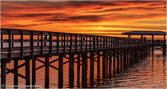 Missing Image: i_0039.jpg - Sunrise at the Pier