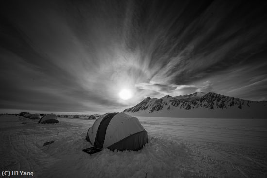 Missing Image: i_0050.jpg - Union Glacier camp