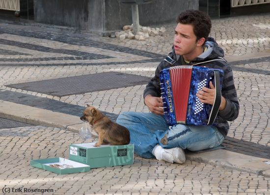 Missing Image: i_0003.jpg - Earning-their-food-money