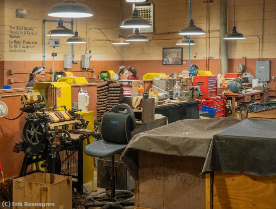 Missing Image: i_0037.jpg - Working-at-the-Cigar-Factory