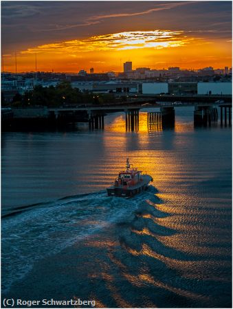 Missing Image: i_0007.jpg - Sailing Into the Sun