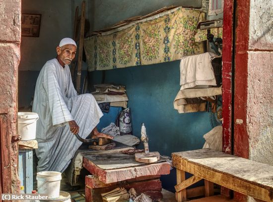 Missing Image: i_0032.jpg - Shoe Maker