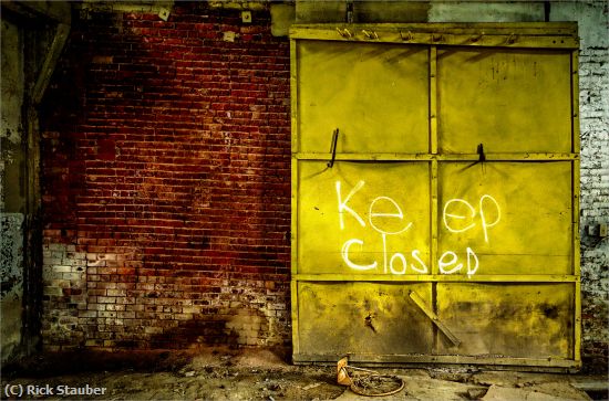 Missing Image: i_0024.jpg - Keep Closed (and Keep Out)